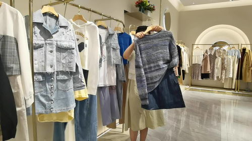 杭派品牌折扣女裝IM27 秋款風衣連衣裙工廠直批優勢解析